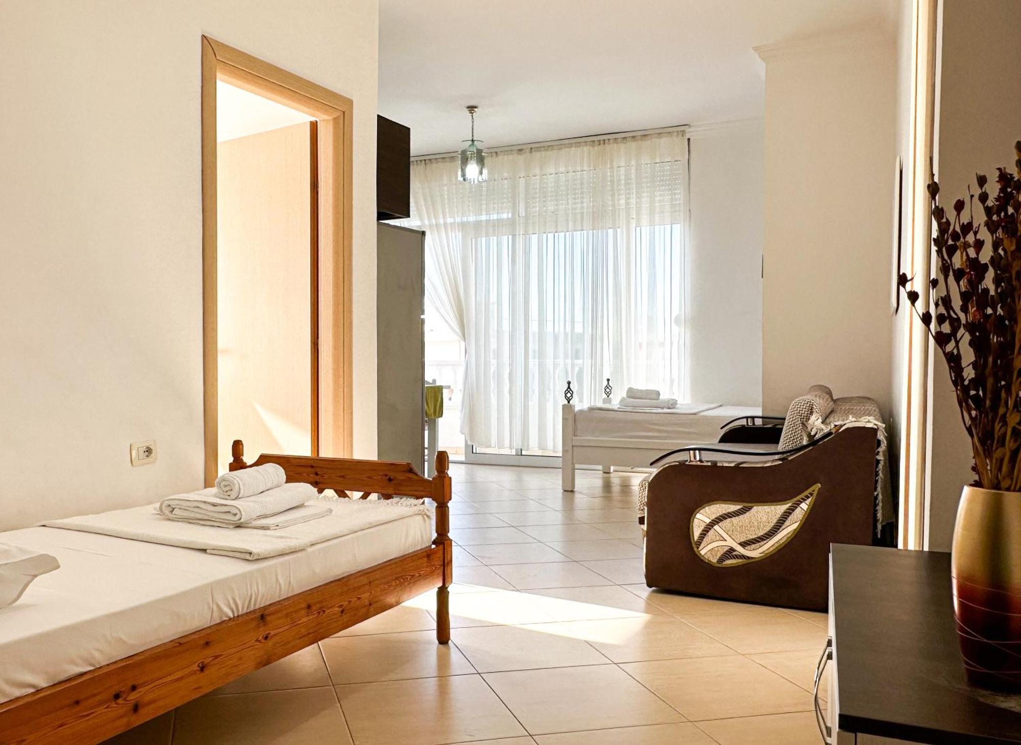 Parid Appartments Sarandë Buitenkant foto